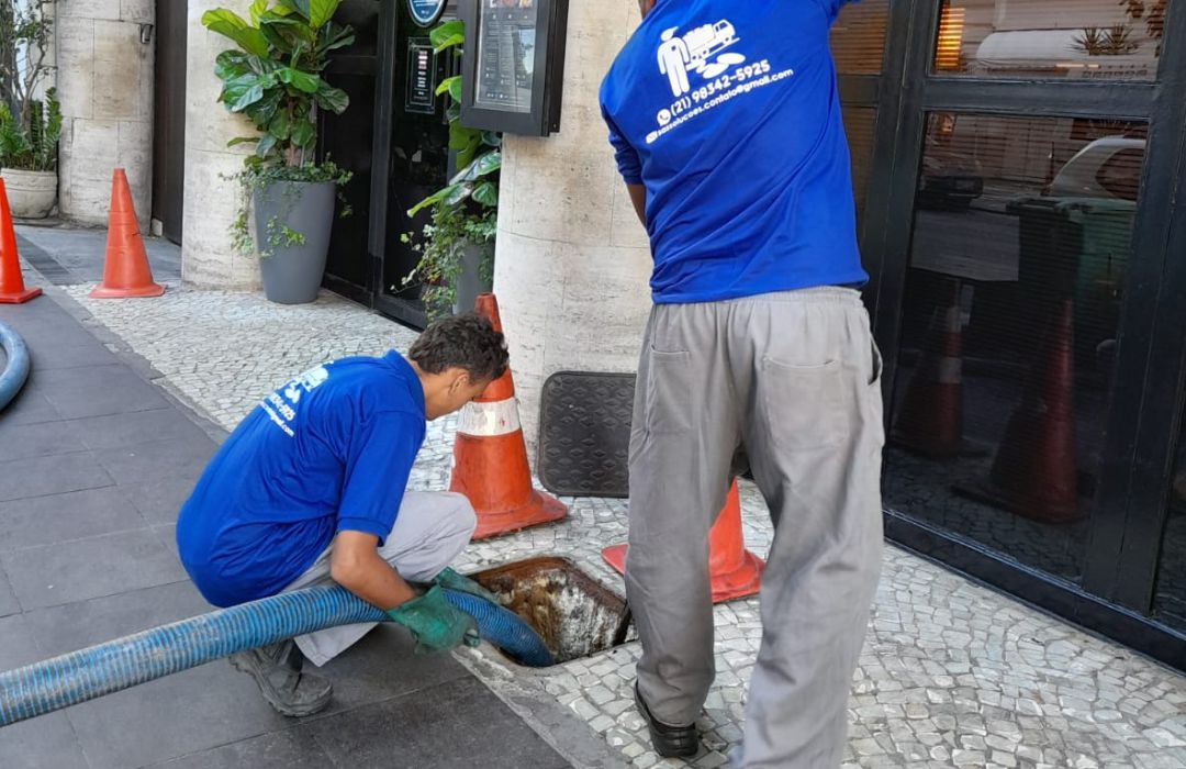 Desentupimento de esgotos no Rio de Janeiro